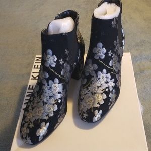 Ann Klein Gorgia Dress Booties/Boot, sz 7.5M, NIB